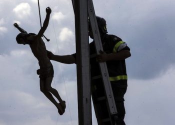 Final preparations are underway ahead of Italian state funeral Tuesday in quake-devastated Amatrice, central Italy, 30 August 2016. Construction crews worked through the night to build a tent complex to host funeral after outraged residents rejected the government's plan to hold the service in a distant airport hangar. The evening Mass will be the second state funeral for victims of the temblor that flattened three towns in central Italy. The first, held Saturday, honored victims from the Le Marche region. Tuesday's funeral is for the victims of neighboring Lazio, including hard-hit Amatrice. ANSA/ MASSIMO PERCOSSI