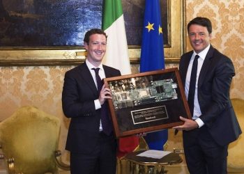 In this handout picture released by the Chigi Palace Press Office, Italian Premier Matteo Renzi meets with Facebook founder and CEO Mark Zuckerberg and his wife Priscilla Chan (unseen) at Chigi Palace in Rome, Italy, 29 August 2016. ANSA/ CHIGI PALACE PRESS OFFICE - TIBERIO BARCHIELLI   +++ ANSA PROVIDES ACCESS TO THIS HANDOUT PHOTO TO BE USED SOLELY TO ILLUSTRATE NEWS REPORTING OR COMMENTARY ON THE FACTS OR EVENTS DEPICTED IN THIS IMAGE; NO ARCHIVING; NO LICENSING +++