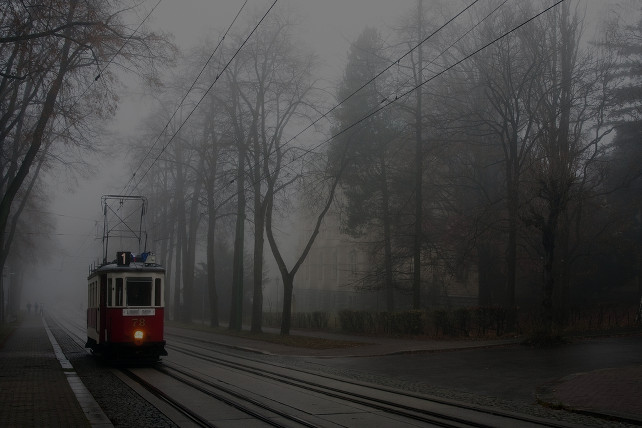 tram-milano-nebbia-shutterstock_91787942