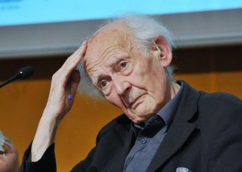 Il sociologo Polacco Zygmunt Bauman durante la pubblicazione del libro "Babel" alla 28/a Edizione del Salone Internazionale del libro presso il Lingotto, Torino, 17 Maggio 2015 ANSA/ALESSANDRO DI MARCO