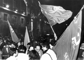 Roma, 18/05/1981. La manifestazione dei comuncisti davanti alla sede del PCI in via della Botteghe Oscure dopo la vittoria dei ''No''. ANSA/PIG-GRE