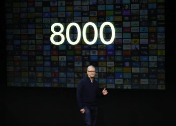 epa05606047 Tim Cook, CEO of Apple Inc., speaks about Apple TV during an event at the Apple Headquarters in Cupertino, California, USA, 27 October 2016.  EPA/TONY AVELAR