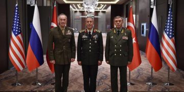 epa05835092 A handout photo made available by the Turkish Armed Forces General Staff Press Office on 07 March 2017 shows Chief of the General Staff of the Turkish Armed Forces, Hulusi Akar (C), US Chariman of the Joint Staff General Joseph Dunford (L) and Russian Chief of General Staff General Valery Gerasimov (R) after their meeting in Antalya, Turkey, 07 March 2017. Turkish, Russian and US Chiefs of General Staff met to discuss the recent operations against IS in Syria.  EPA/TURKISH ARMED FORCES GENERAL STAFF PRESS OFFICE HANDOUT  HANDOUT EDITORIAL USE ONLY/NO SALES