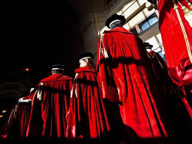 Se volete dei buoni giudici intervenite sui loro “seminari”