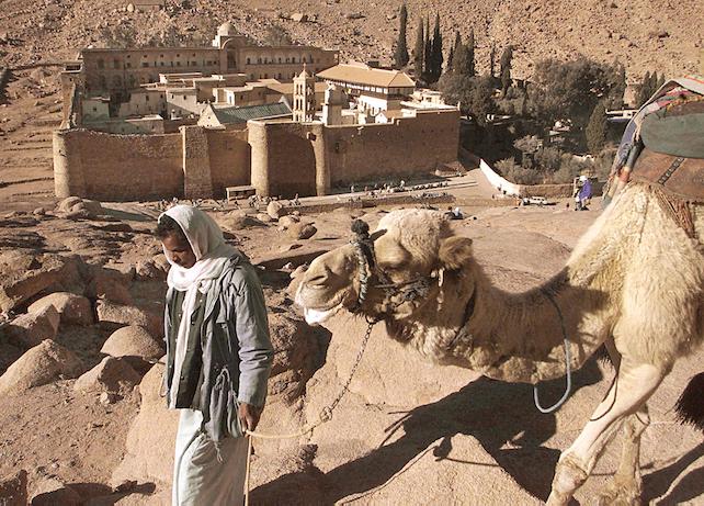 Egitto. Attacco dell'Isis sulla strada che porta al monastero di Santa Caterina | Tempi