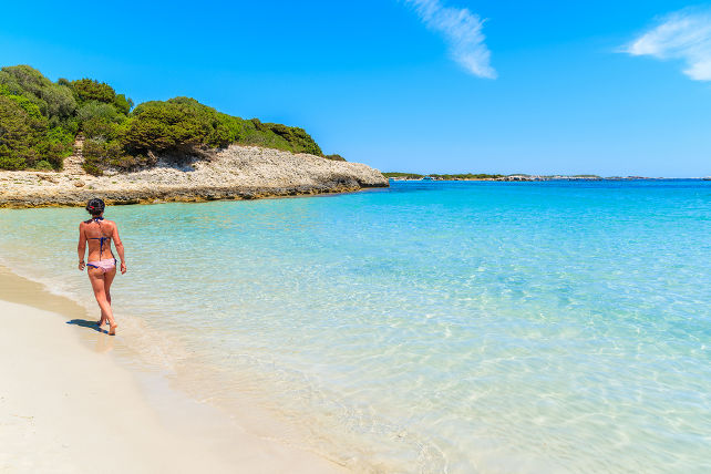 corsica-spiaggia-shutterstock_416798650