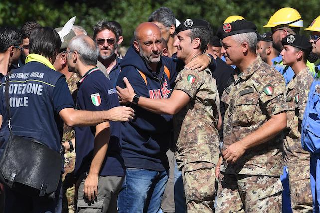 Sisma: aperto bypass ponte Tre Occhi, sindaco commosso