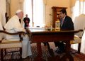 Pope Francis (L) speaks with Venezuelan President Nicolas Maduro during a private audience in the pontiff's library on June 17, 2013 at the Vatican. ANSA/AFP/POOL