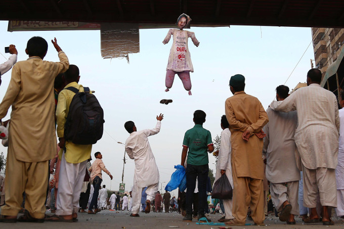 Protesta degli estremisti islamici in Pakistan per l'assoluzione di Asia Bibi