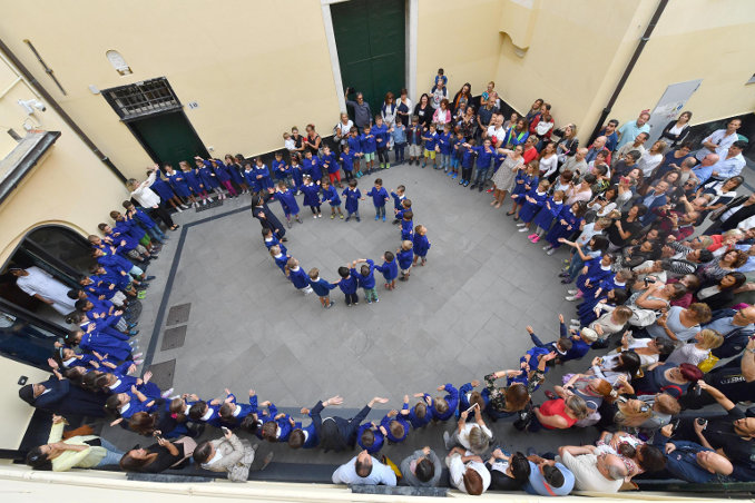 Festa per il primo giorno di scuola in una paritaria di Genova