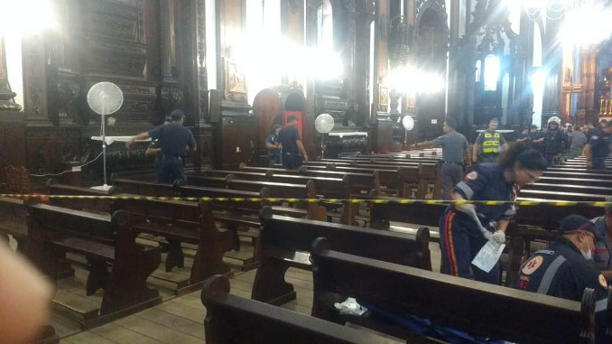 Polizia nella cattedrale di Campinas, Brasile, dopo la sparatoria