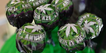 Lecca-lecca alla cannabis