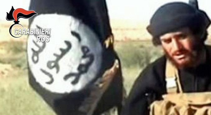 Un foreign fighter dell'Isis in un filmato dei carabinieri del Ros