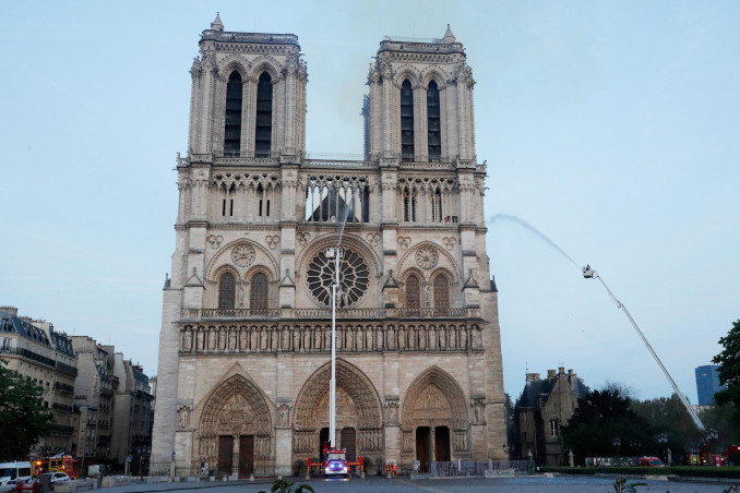 La cattedrale di Notre Dame di Parigi dopo l'incendio