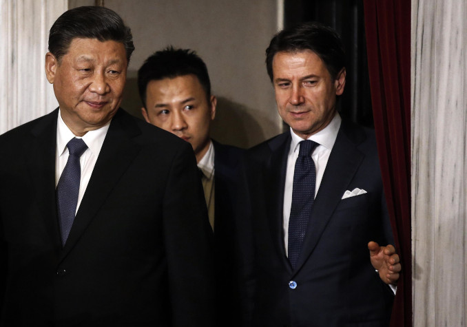 Il presidente cinese Xi Jinping durante la visita in Italia con il premier Giuseppe Conte