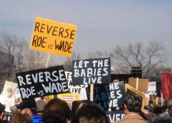 Cartelli contro l'aborto alla Marcia per la vita a Washington