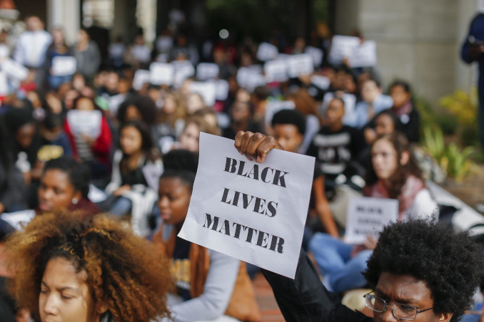 Protesta di studenti neri in un campus americano