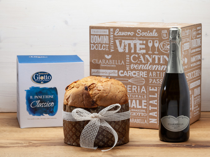 Composizione-regalo di Natale della Pasticceria Giotto nel carcere di Padova