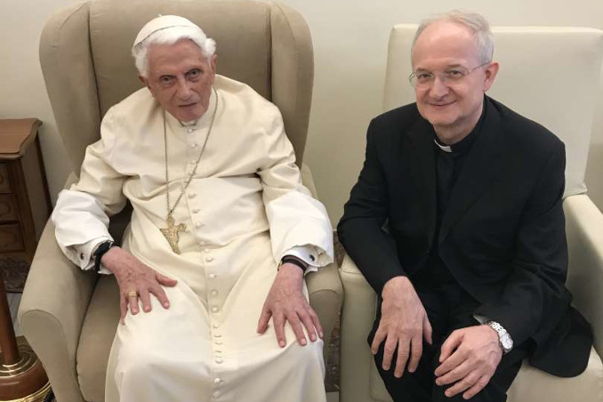 Papa Benedetto XVI con monsignor Livio Melina