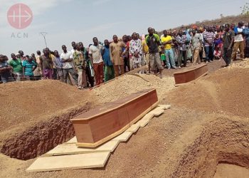 Funerali delle vittime dei terroristi islamici in Burkina Faso
