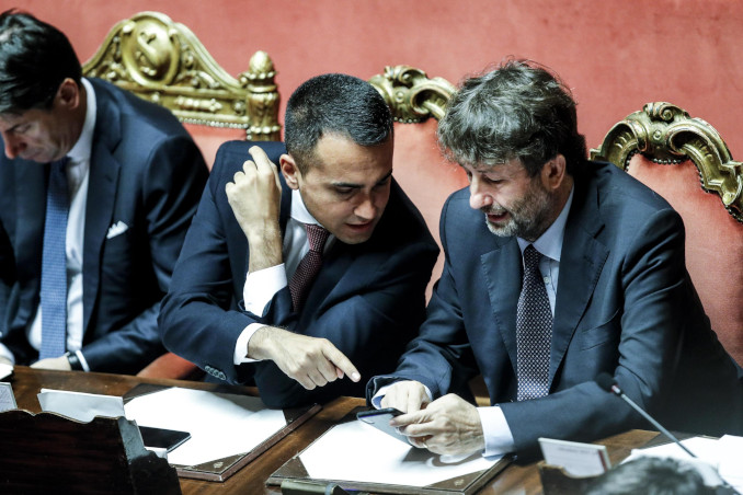 Luigi Di Maio e Dario Franceschini in Parlamento