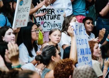 Studenti in sciopero con Greta Thunberg a New York