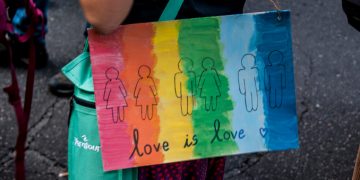 Manifestazione di attivisti Lgbt a Verona