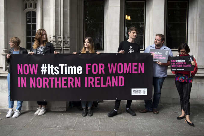 Manifestazione a favore della legalizzazione dell'aborto in Irlanda del Nord