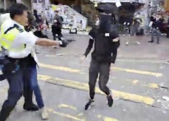 hong kong polizia violenze proteste