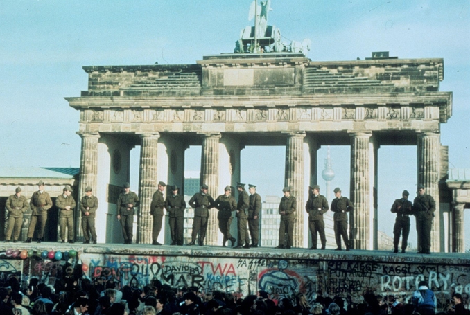La notte in cui tutti gridammo: «Die Mauer ist weg!»