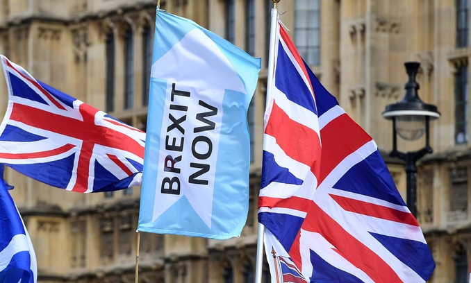 A mezzanotte la Brexit sarà realtà. E comincerà una corsa contro il tempo