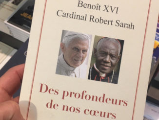 Il libro sul sacerdozio firmato da Benedetto XVI e Robert Sarah nell'edizione francese