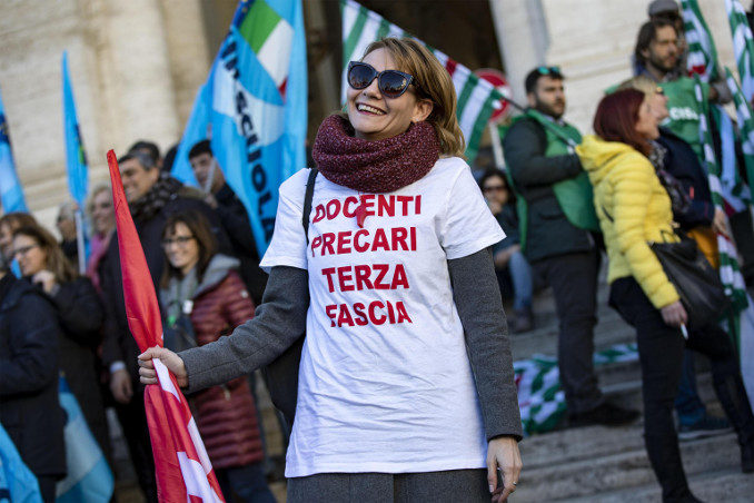 Giovani, carini e non scioperati. Cercansi prof per la scuola più vecchia del mondo