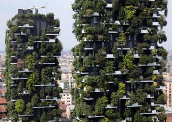 Veduta del Bosco verticale, grattacieli alberati progettati da Stefano Boeri a Milano