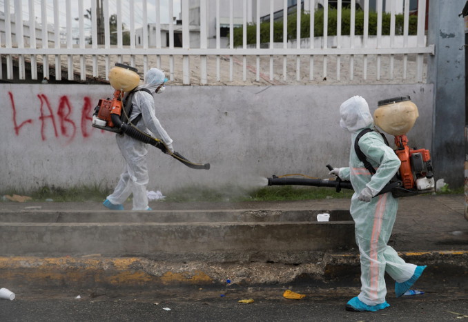 Sanificazione contro il coronavirus a Santo Domingo