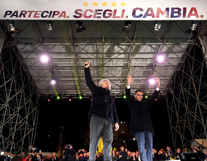 Beppe Grillo e Luigi Di Maio in campagna elettorale per il M5s