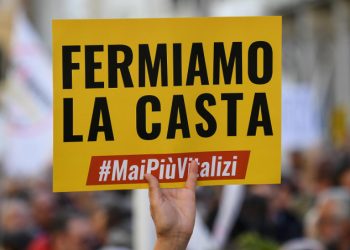 Manifestazione del M5s contro la casta dei parlamentari