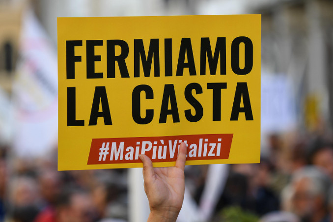 Manifestazione del M5s contro la casta dei parlamentari