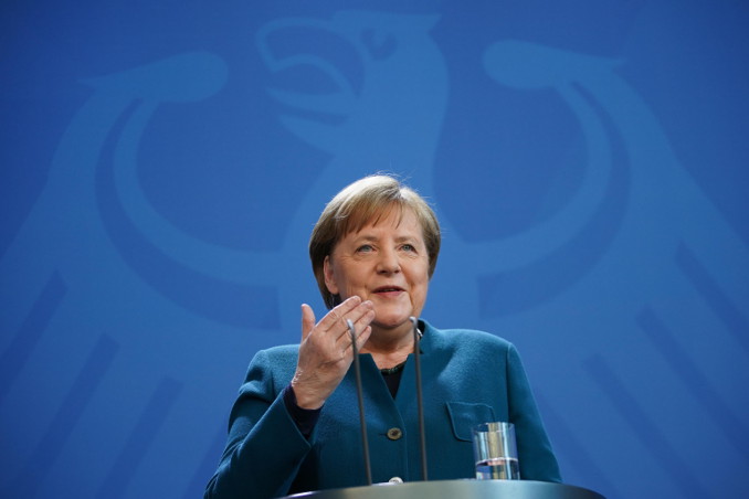 Angela Merkel in conferenza stampa durante l'emergenza coronavirus