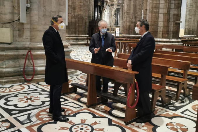 Beppe Sala e Attilio Fontana con Renato Saccone nel Duomo di Milano