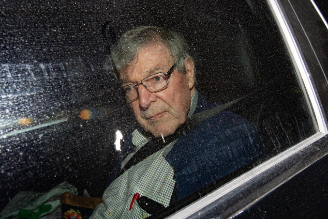 George Pell in auto dopo l'assoluzione e la liberazione dal carcere