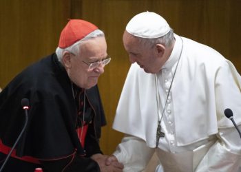 Il presidente della Cei cardinale Gualtiero Bassetti con papa Francesco