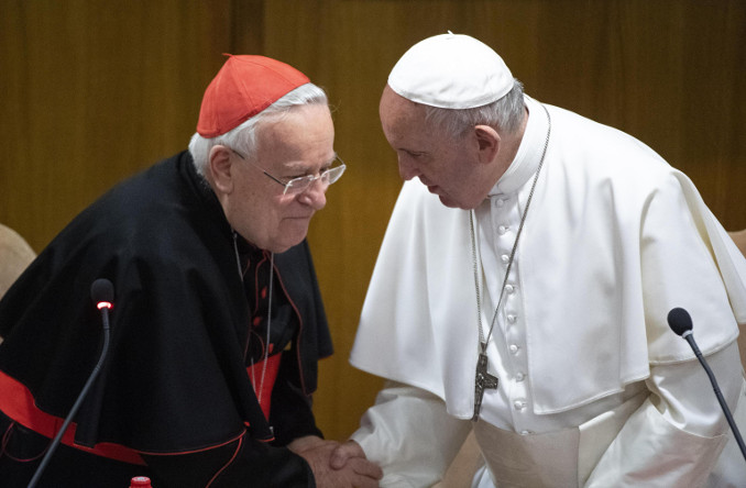 Il presidente della Cei cardinale Gualtiero Bassetti con papa Francesco