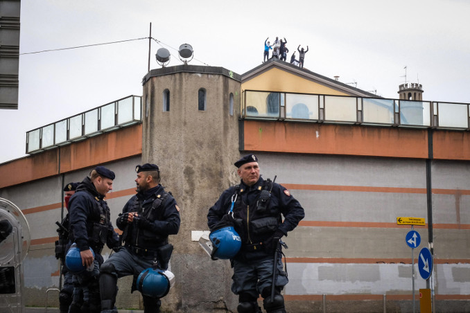 Rivolta nel carcere di San Vittore a Milano per l'emergenza coronavirus