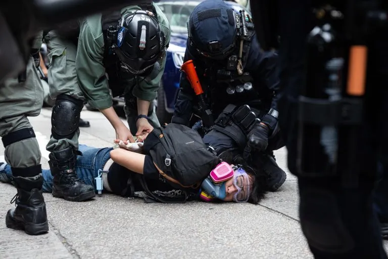 Hong Kong. Ancora una volta il lupo comunista si traveste da agnello