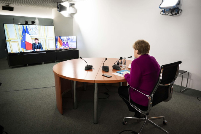 Angela Merkel in video conferenza con Emmanuel Macron