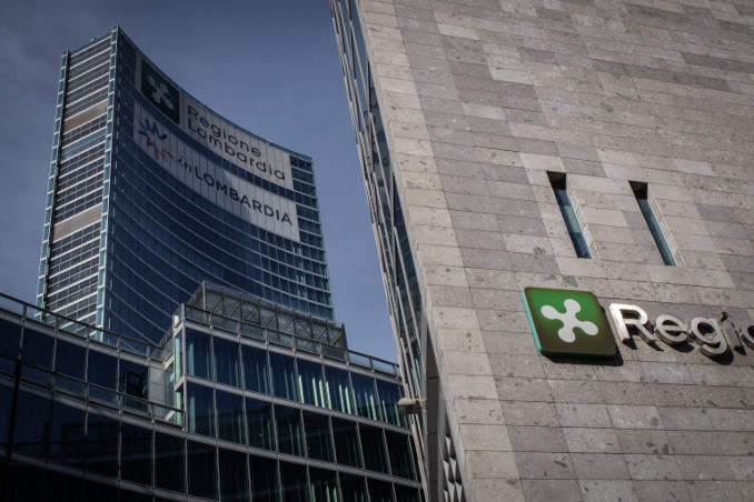 Una vista del palazzo della Regione Lombardia a Milano