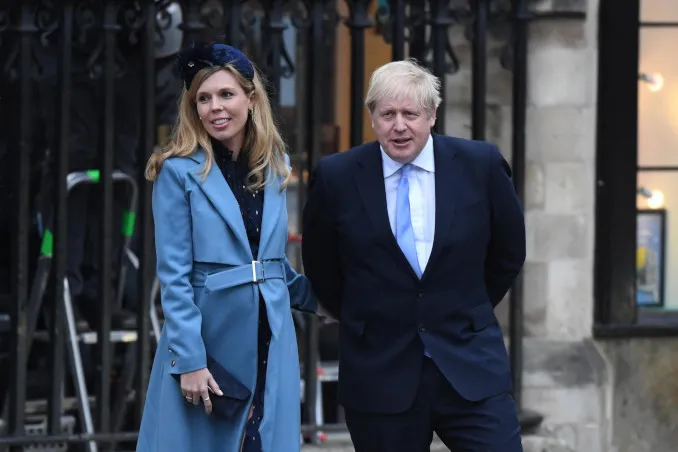 Boris Johnson con la fidanzata Carrie Symonds