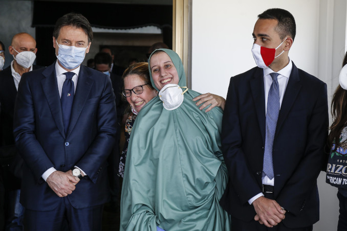 Giuseppe Conte e Luigi Di Maio a Ciampino per la liberazione di Silvia Romano