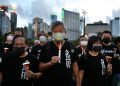 Lee Cheuk-yan alla marcia a Hong Kong per il 31esimo anniversario del massacro di Tienanmen